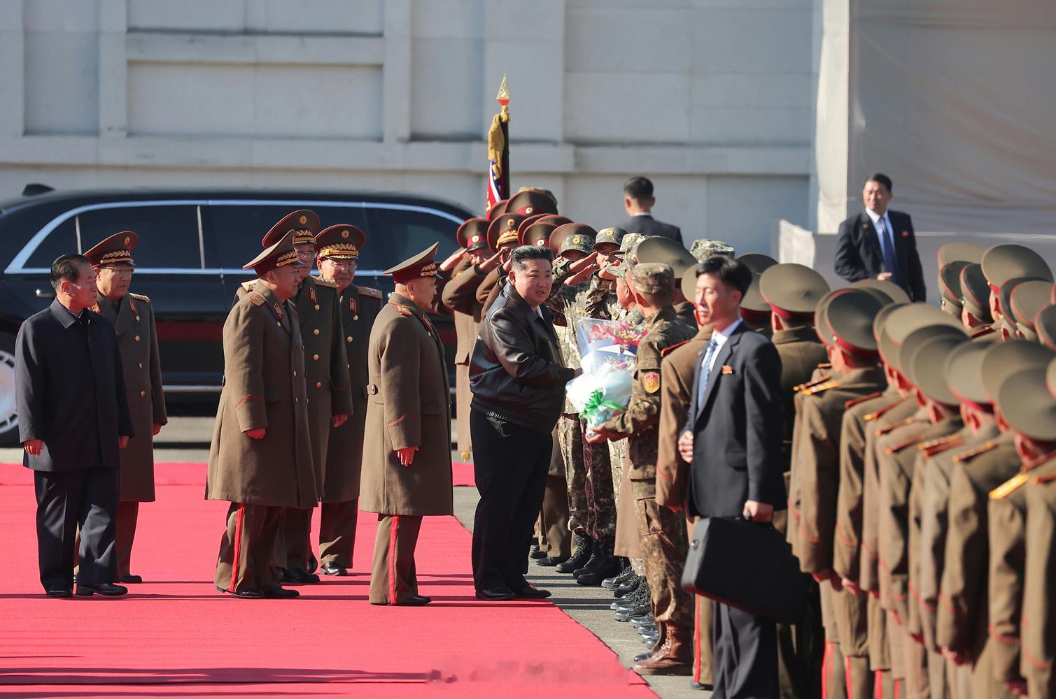 敬爱的金正恩同志视察朝鲜人民军第十一军指挥部 ​​​