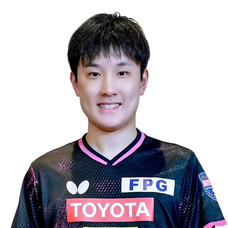 张本智和今晚要睡不着了，日本乒乓球协会也没想到，躲过了中国几大高手，却碰上了当红