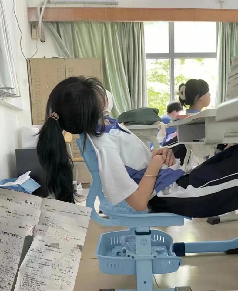 孩子到底该在重点班垫底，还是在普通班拔尖？

就从这个问题，真能看出家长水平高低