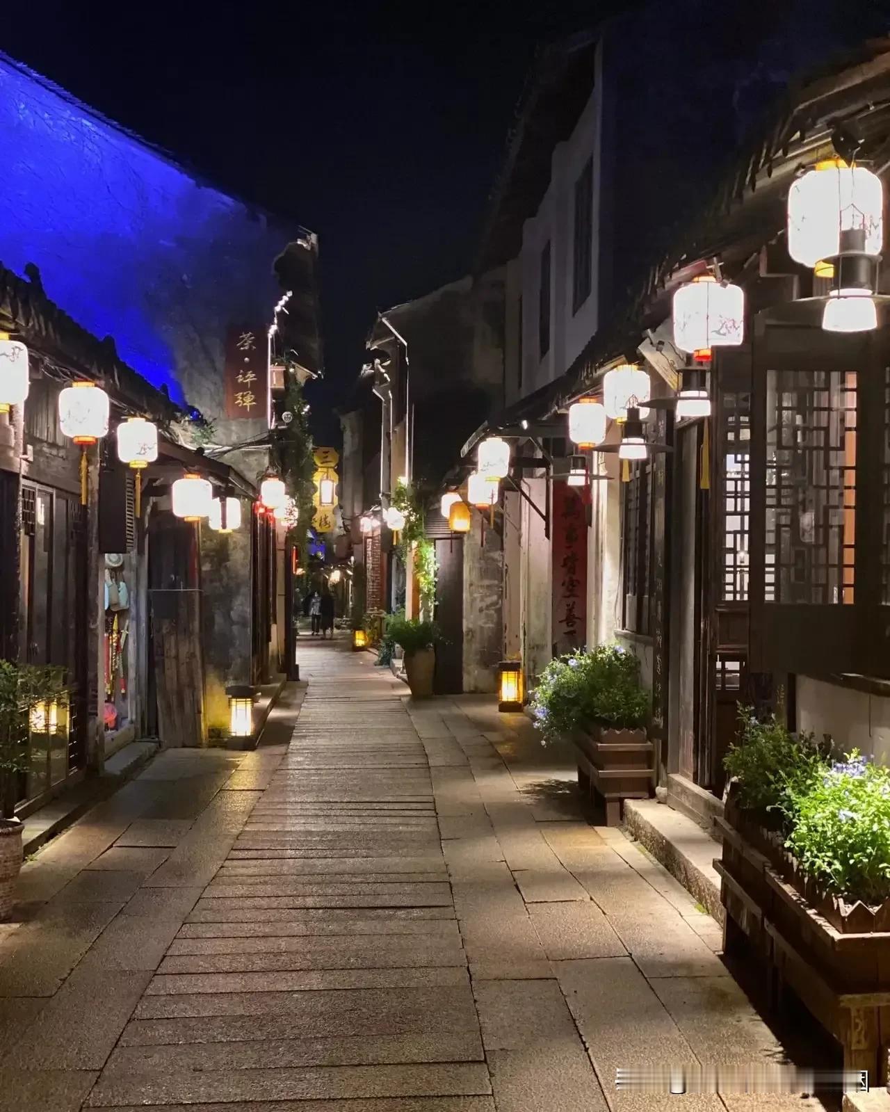 #古代的市场经济为啥不活跃?#

古代的陆路和海路运输技术有限，货物的长途运输既