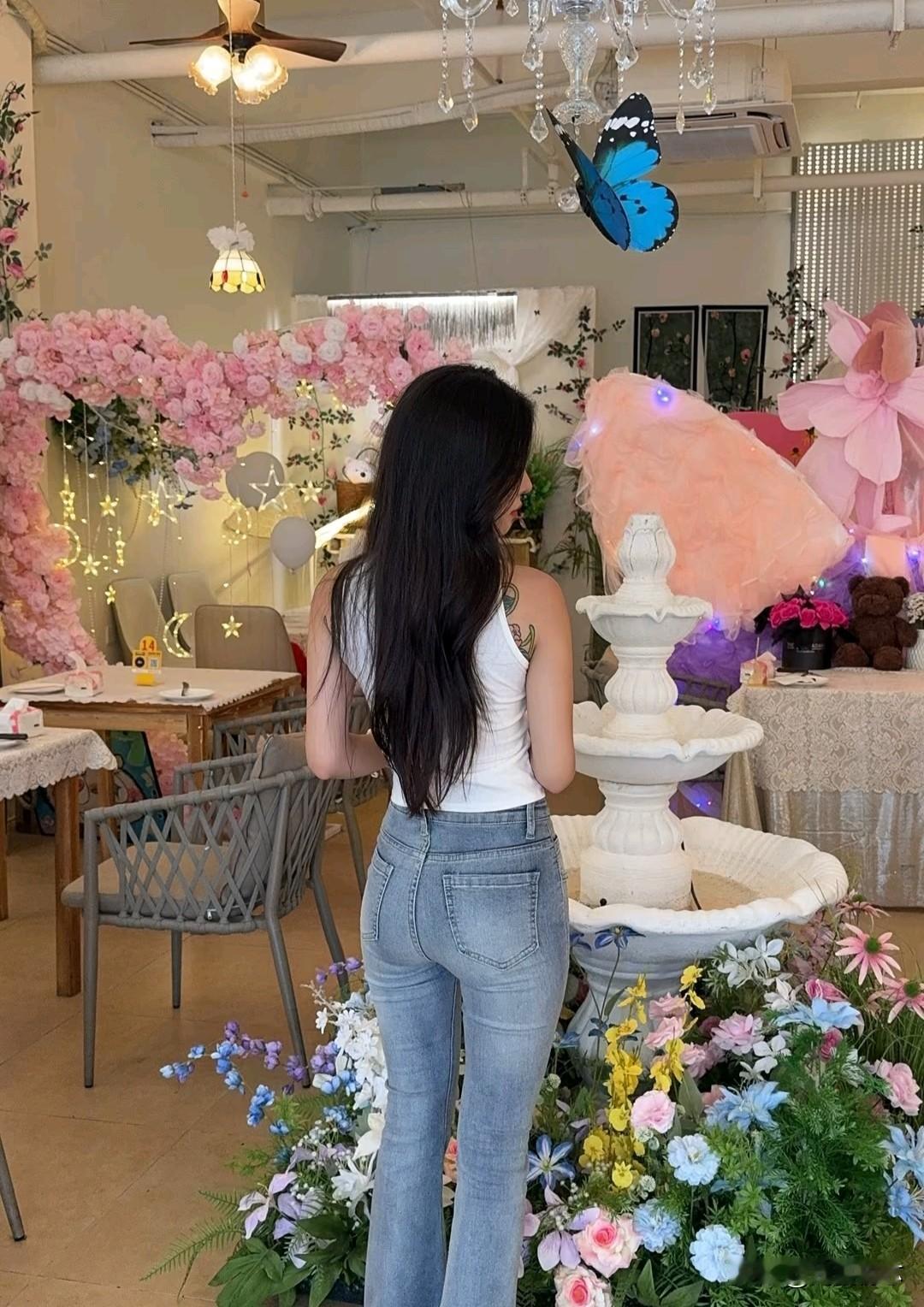 紧身牛仔裤 气质性感成熟女神 大长腿美女