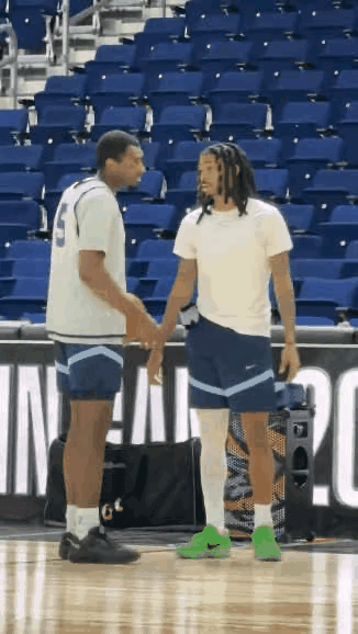 NBA 丢脸丢到柏林去了！灰熊队正在德国柏林准备比赛，训练期间莫兰特和队友吵起来