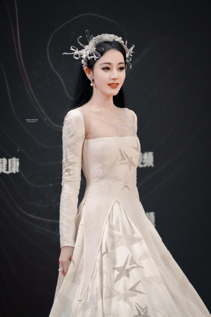 迪丽热巴 