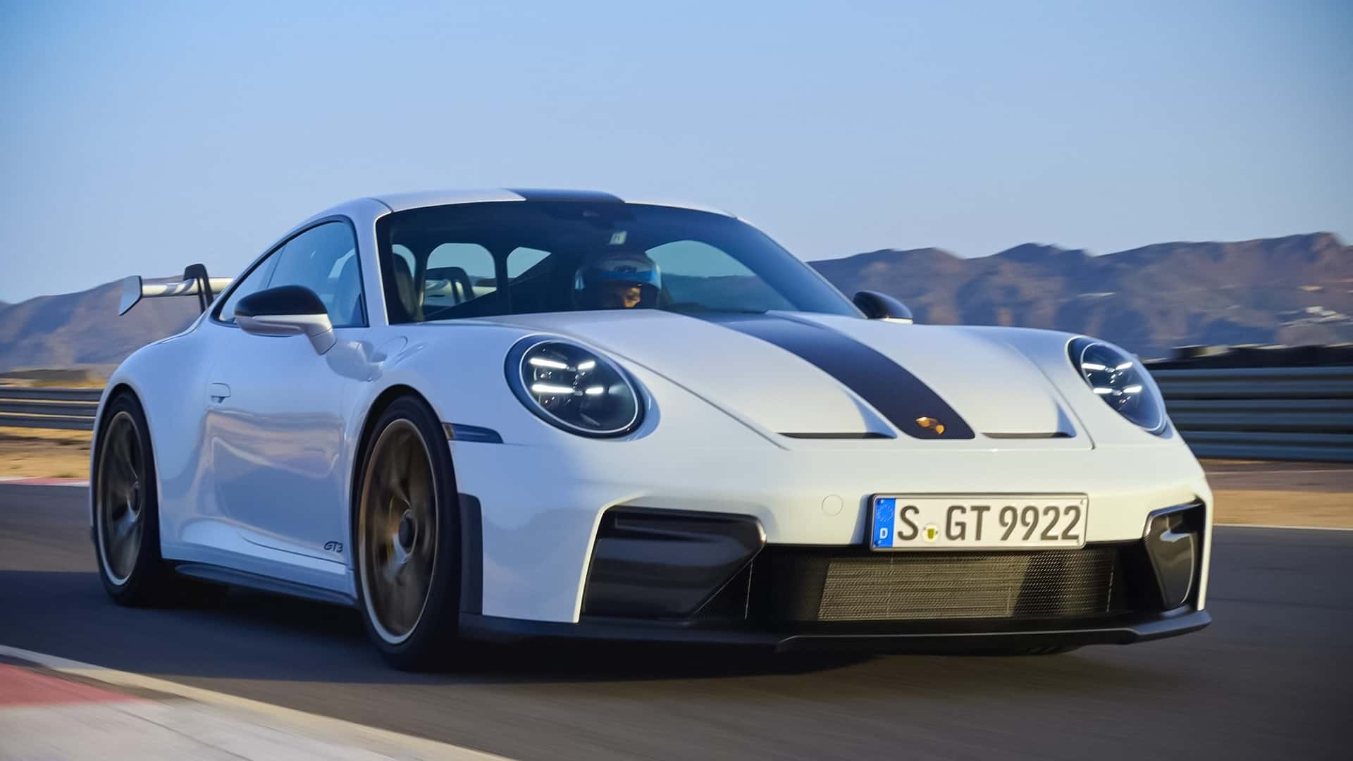 全新保时捷992.2 GT3发布4.0L水平对置发动机，最大功率510马力，变速