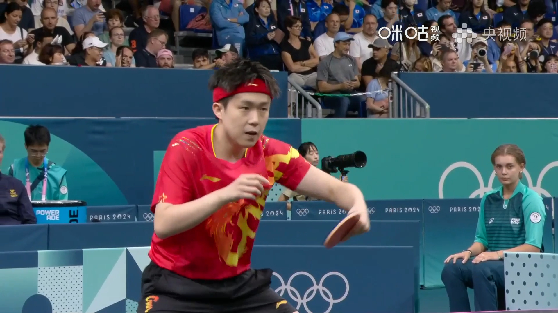 红色发带的王楚钦好帅哦#王楚钦戴红色发带训练# ​​​