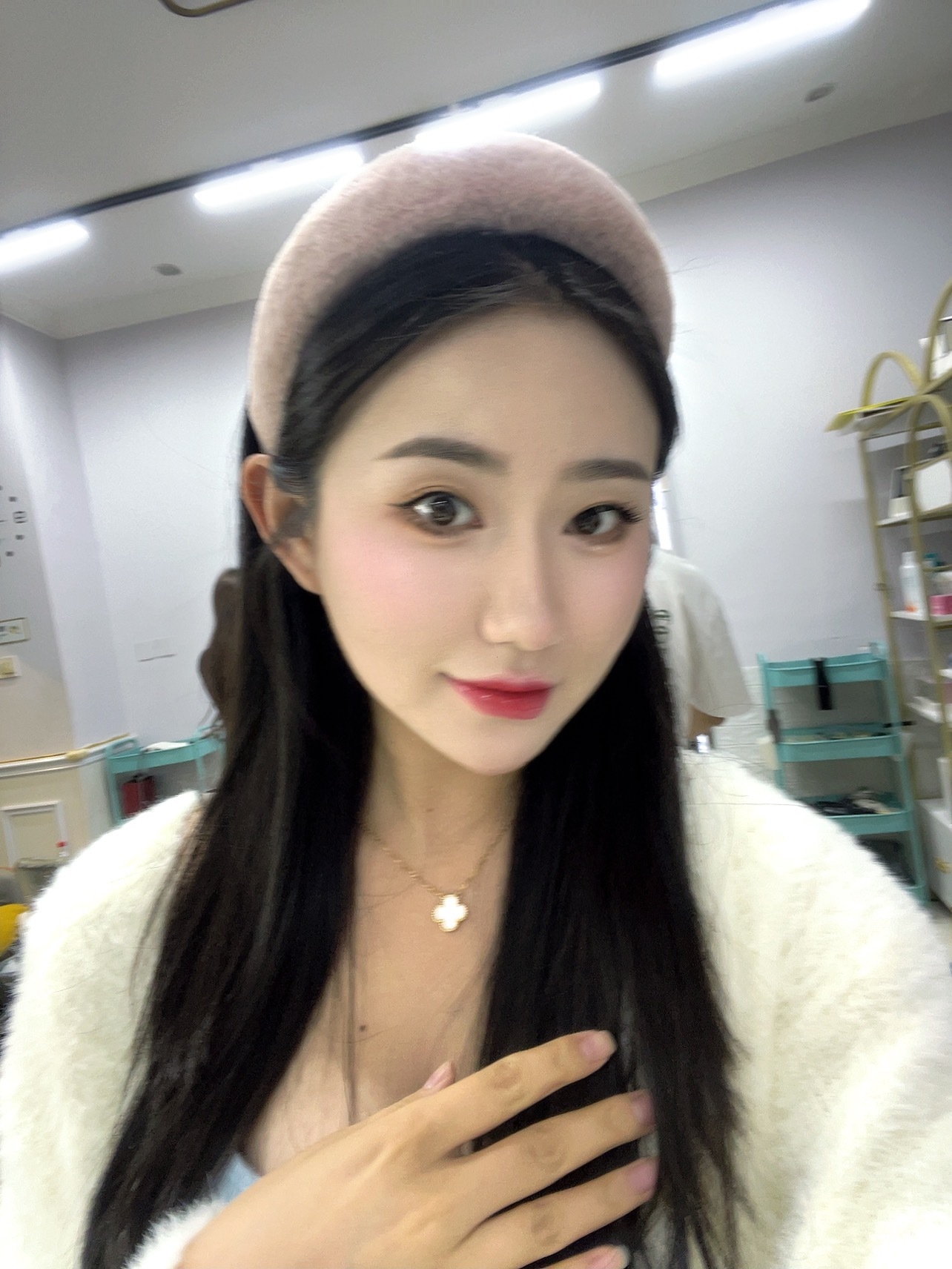 女生最好的心理医生是有钱和漂亮的自己   