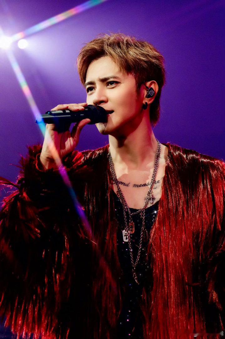 罗志祥澳门全开麦舞台微博文化交流之夜澳门站也太惊喜了，居然有罗志祥！罗志祥一登场