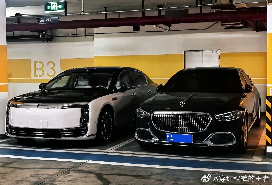 尊界S800与迈巴赫并不是比谁更霸气，而是谁象征着新的时代。 ​​​