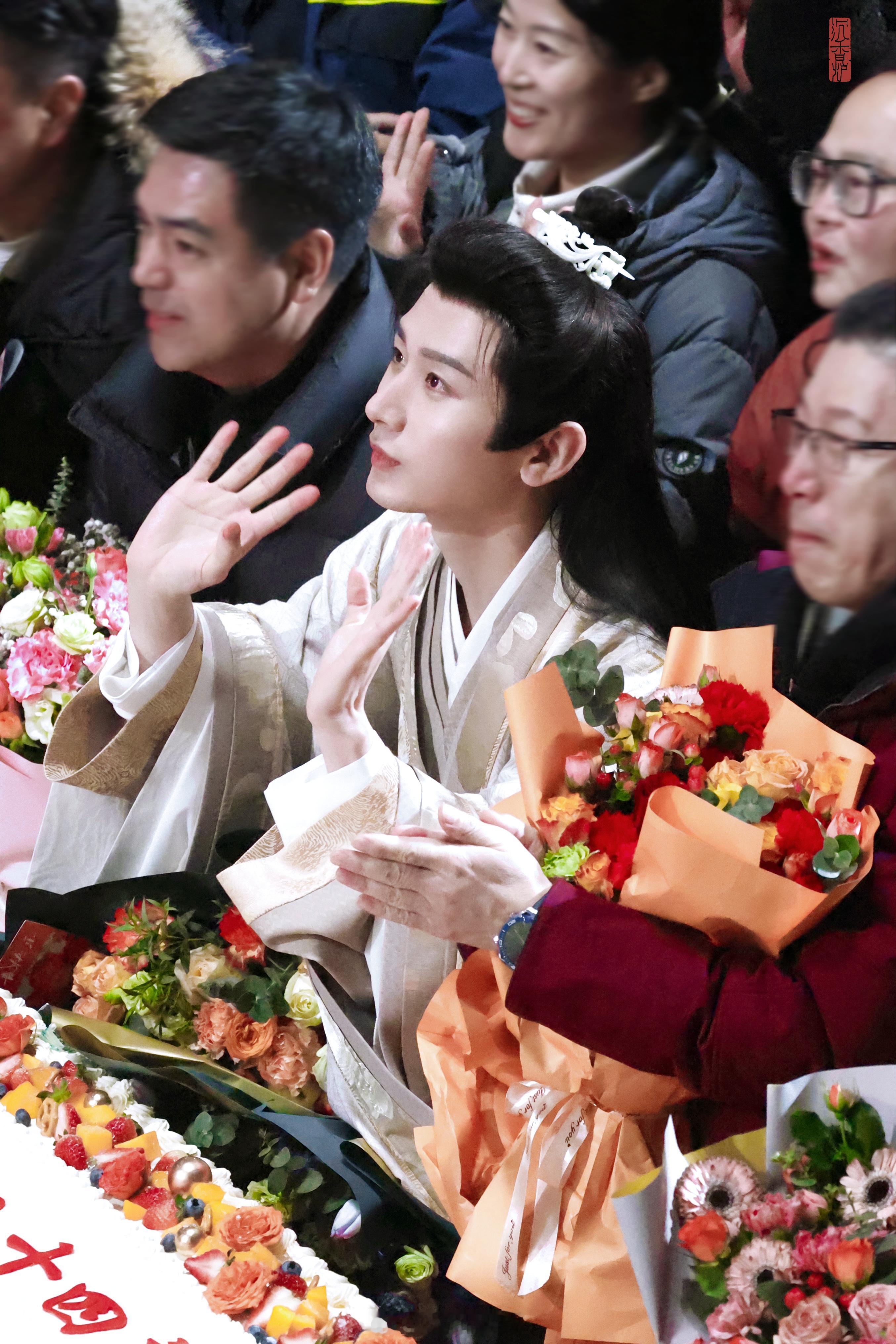 成毅长安二十四计杀青路透，期待谢淮安呀！[好喜欢] ​​​