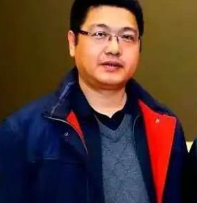河北一男子，婚后不想工作，请求妻子供他读硕博。没想到妻子竟点头答应。6年后，男子
