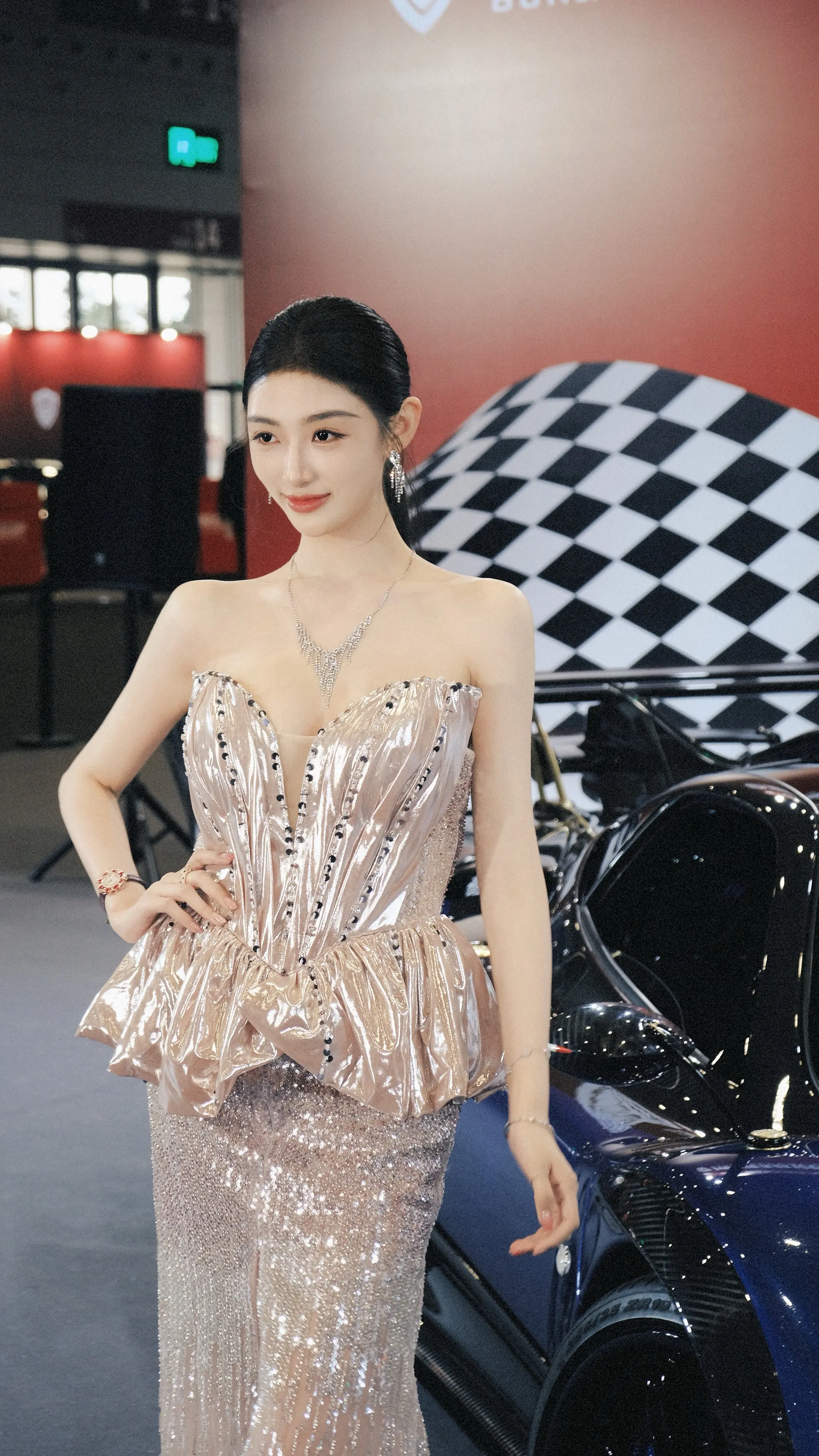 当极致美人，遇上帕加尼Zonda.