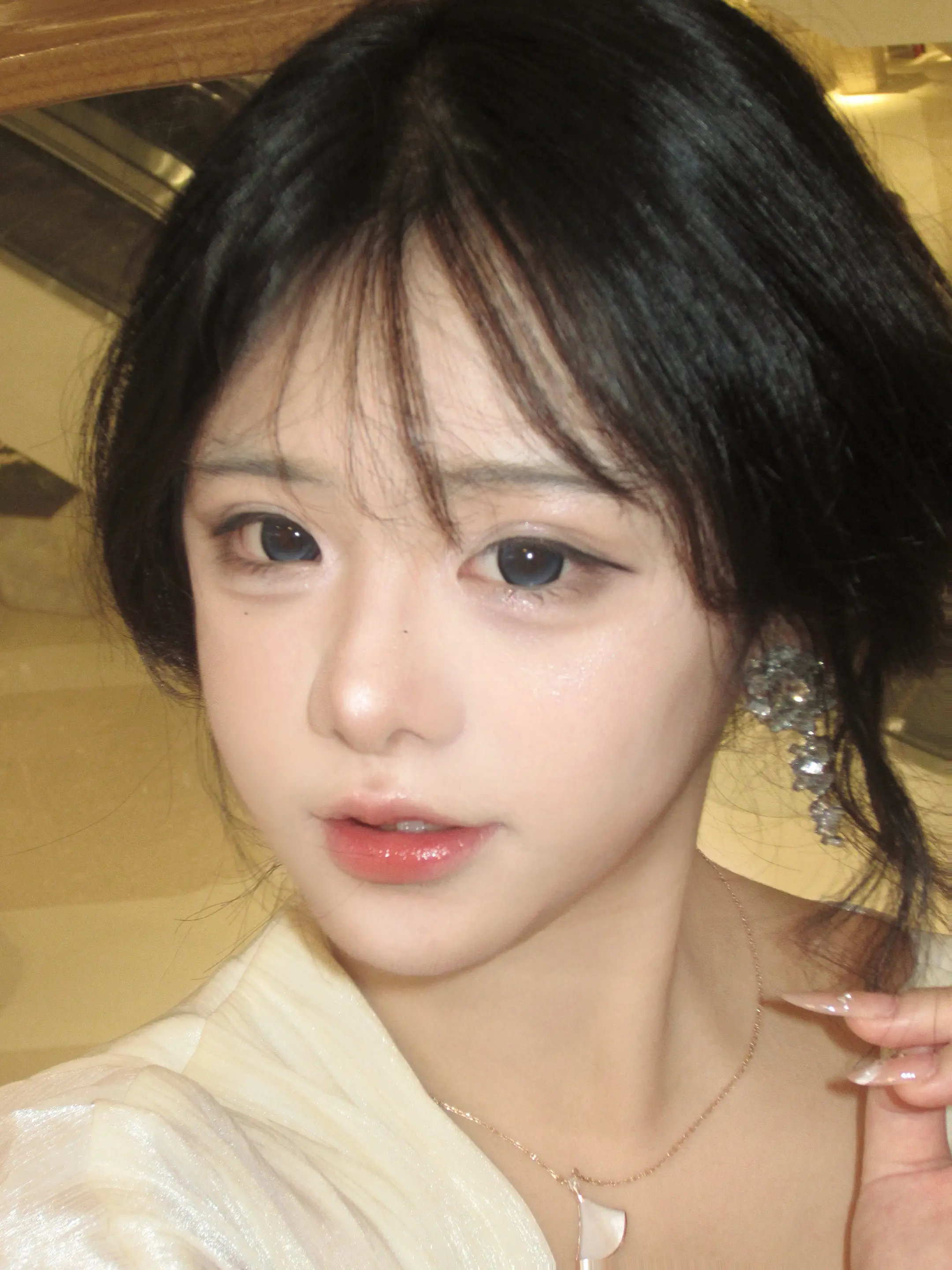 让我看穿你的眼睛 还有你的心。