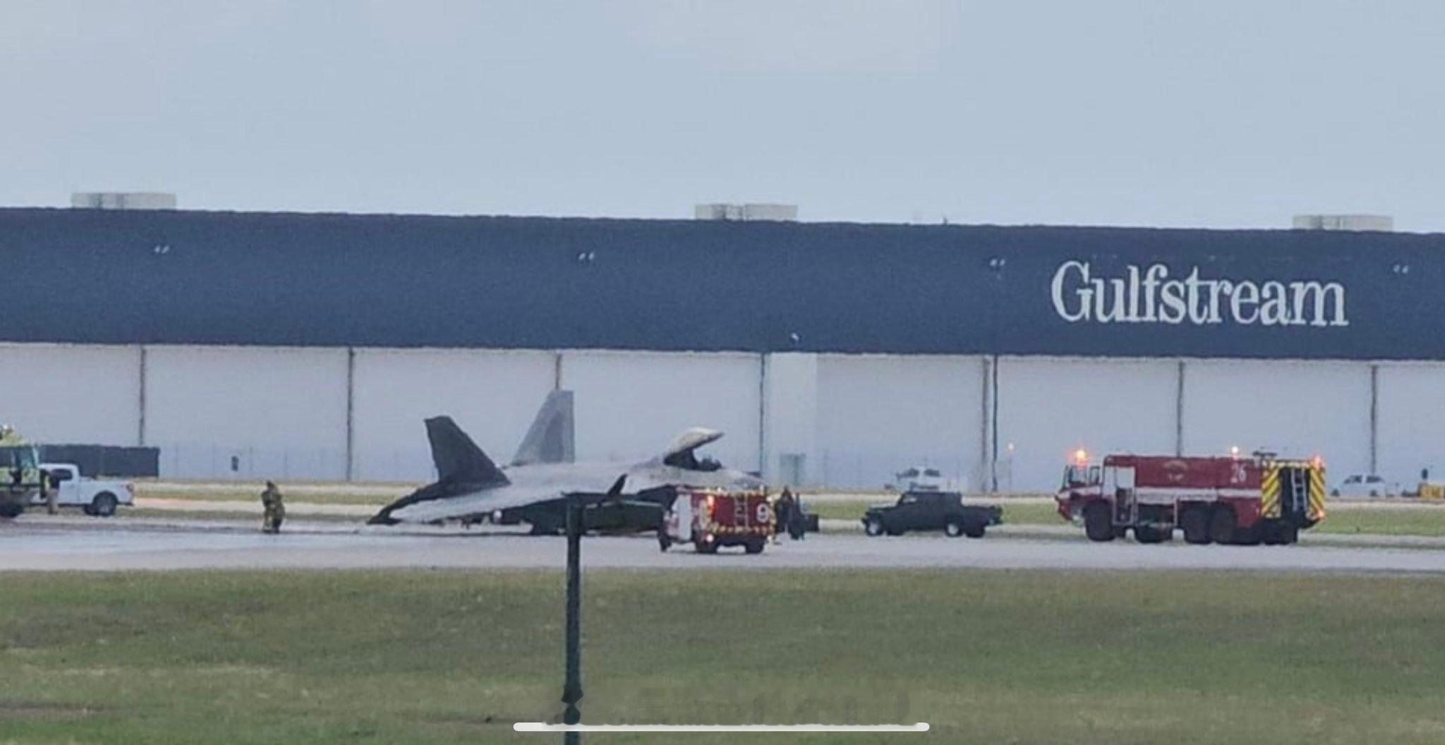 当地时间5月6日，F-22单边桥#烽火问鼎计划# ​​​