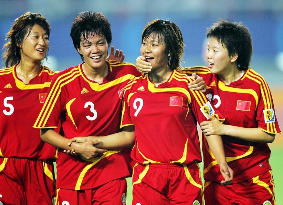 女足世界杯即将开始，中国女足也要参加，这次中国女足穿上Prada刷爆网络，并获得