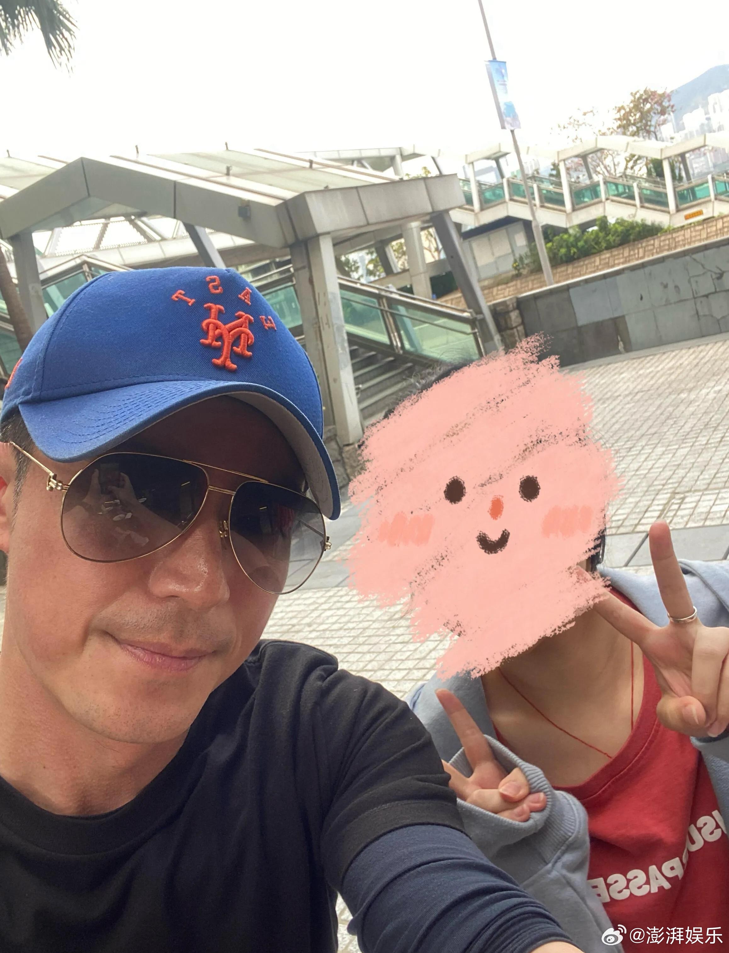 林心如怎么受得了霍建华这条牛仔裤霍建华的旧牛仔裤藏着九年婚姻密码，林心如的“受得