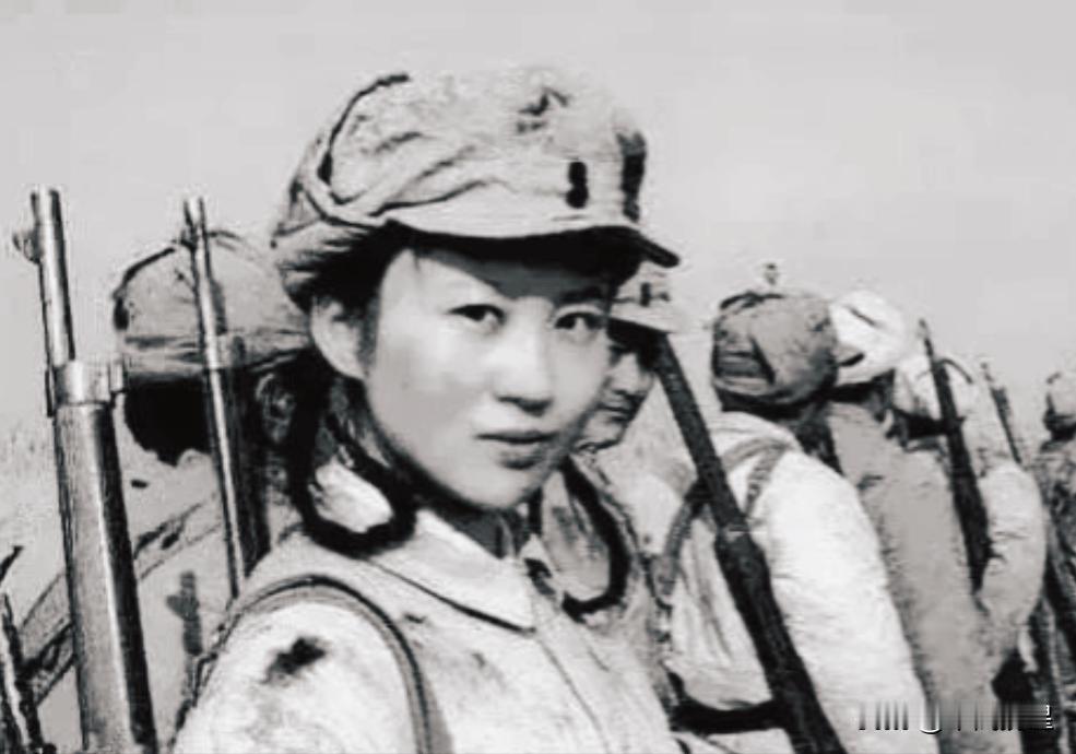 1941年，21岁的女侦察员王金英，在老乡家养病。夜里，她正洗脸时，突然看到窗外