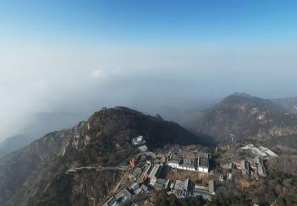 先说最关键的：2026年多少分能上山建大？
根据山东建筑大学招生办主任赫连雅馨在