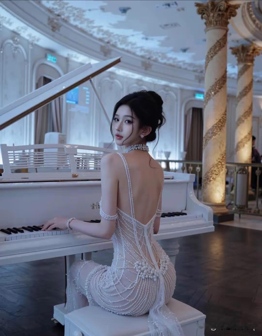 什么才是爱情最美的样子?
四下无人，风止心动，原来寂静深处，皆是你。