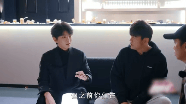 王俊凯问当周游记主持人要合同吗 王俊凯在《周游记》好有梗啊，被夸现在成熟了，更活