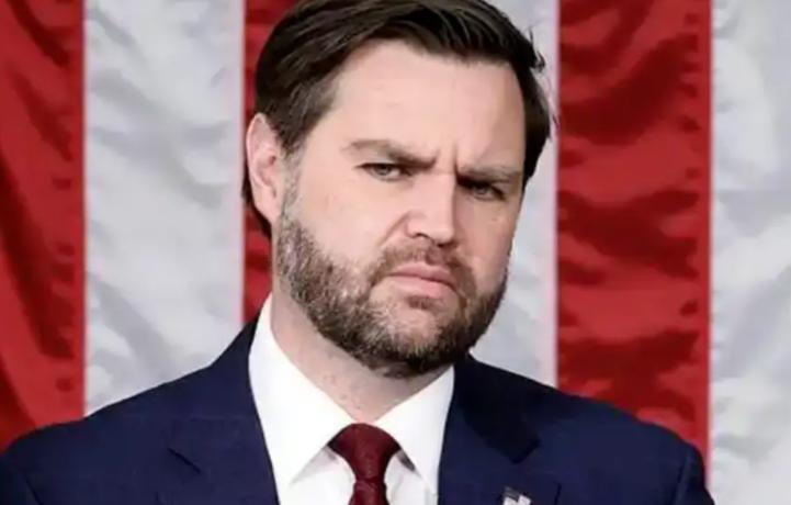 美国副总统万斯放出狠话，要“夺回中国控制的每一块美国土地，连一根草都不应该是他们