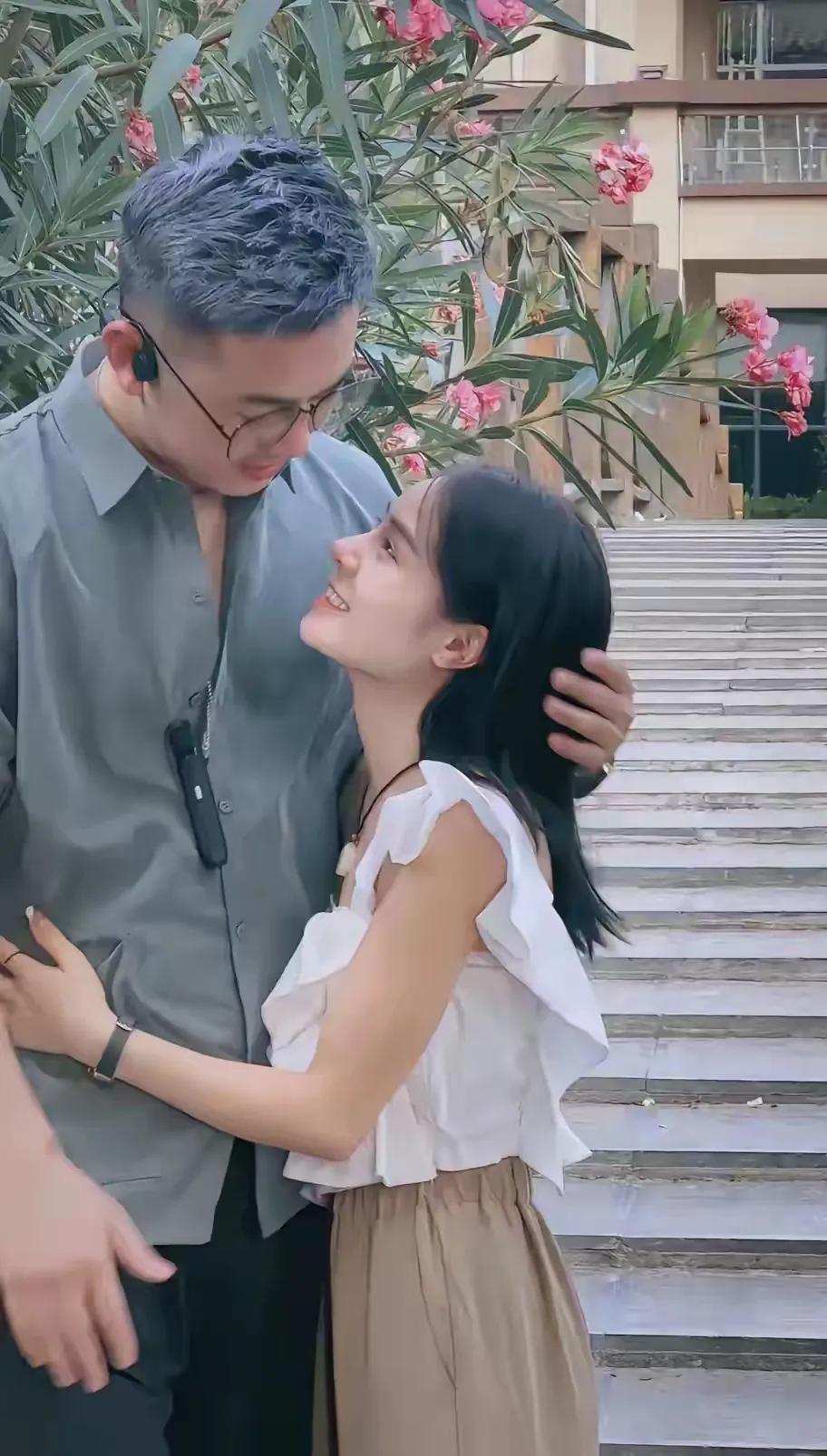 19 岁的高三女学生，本应在知识的海洋中追逐梦想，却因爱慕虚荣，踏上了一条充满荆
