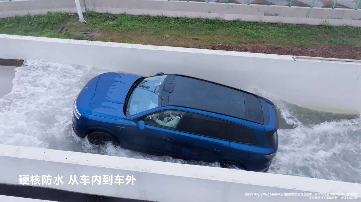 今天看到问界M8六重安全挑战曝光，实测成绩太硬核了！这车一口气干了6个地狱级测试