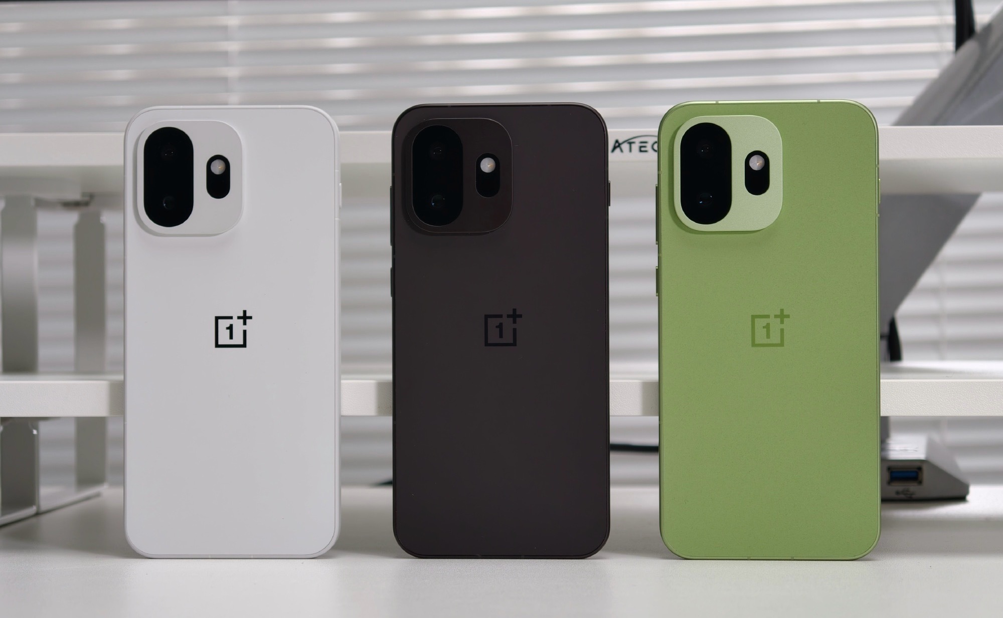 一加15T三个颜色真机上手实拍，精致拿捏