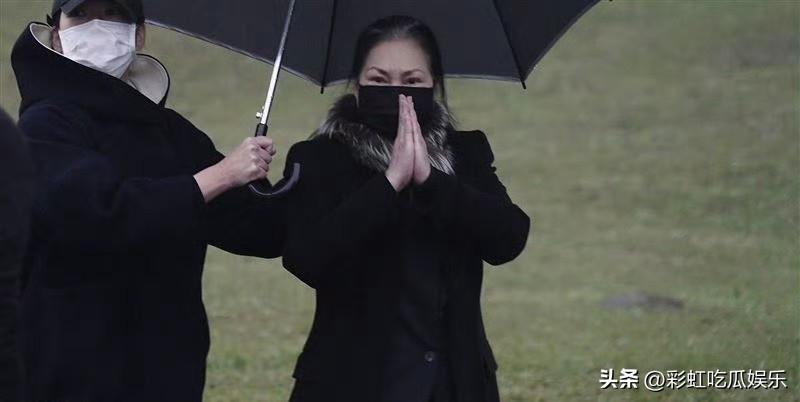 S妈说许雅钧善良容易被利用，这话恐连她自己都不信。

终于知道小S像谁了，娶妻看