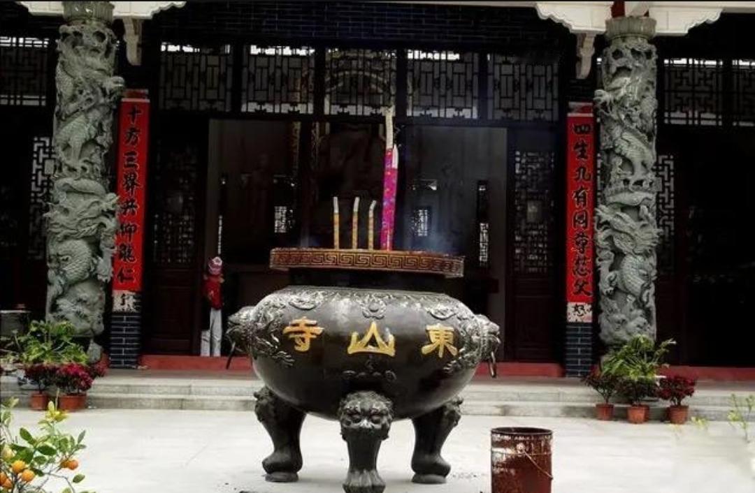 《东坡访禅：合浦东山寺的千年雅遇》珠乡小女

北宋元符三年（1100年），六月的