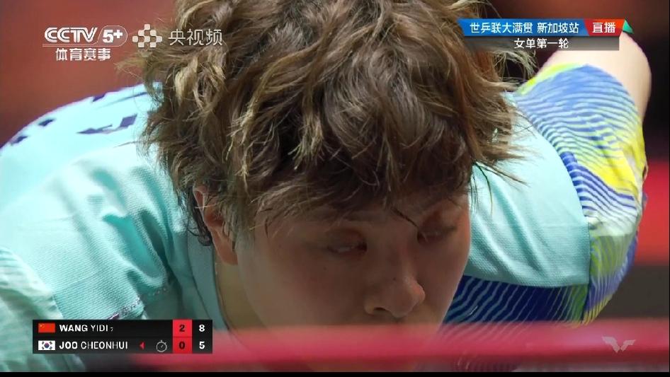 变换发型的王艺迪，兵不血刃的战胜了韩国的朱芊曦。进入了女单32强

      