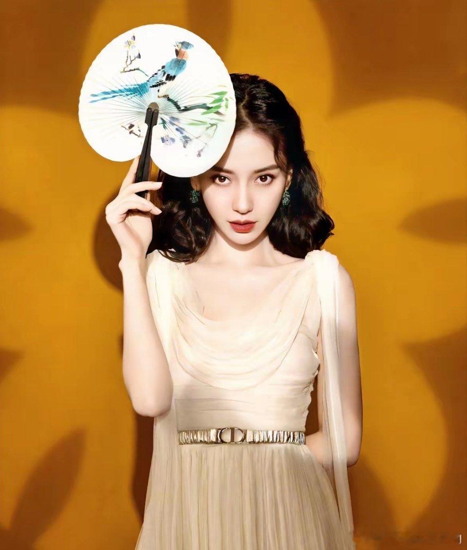 感觉杨颖已经在为儿子铺路了。她还是聪明。黄晓明天蝎座，她双鱼座，她应该十分清楚黄