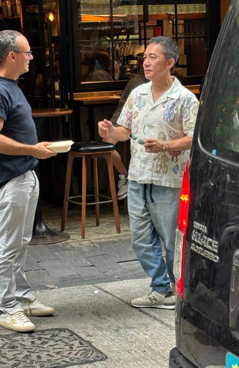 梁朝伟确实够潮的啊 ​​​