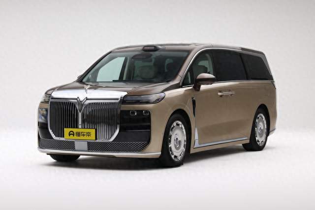 家用MPV推荐，体验岚图梦想家9 PHEV，大车也能灵活驾驭