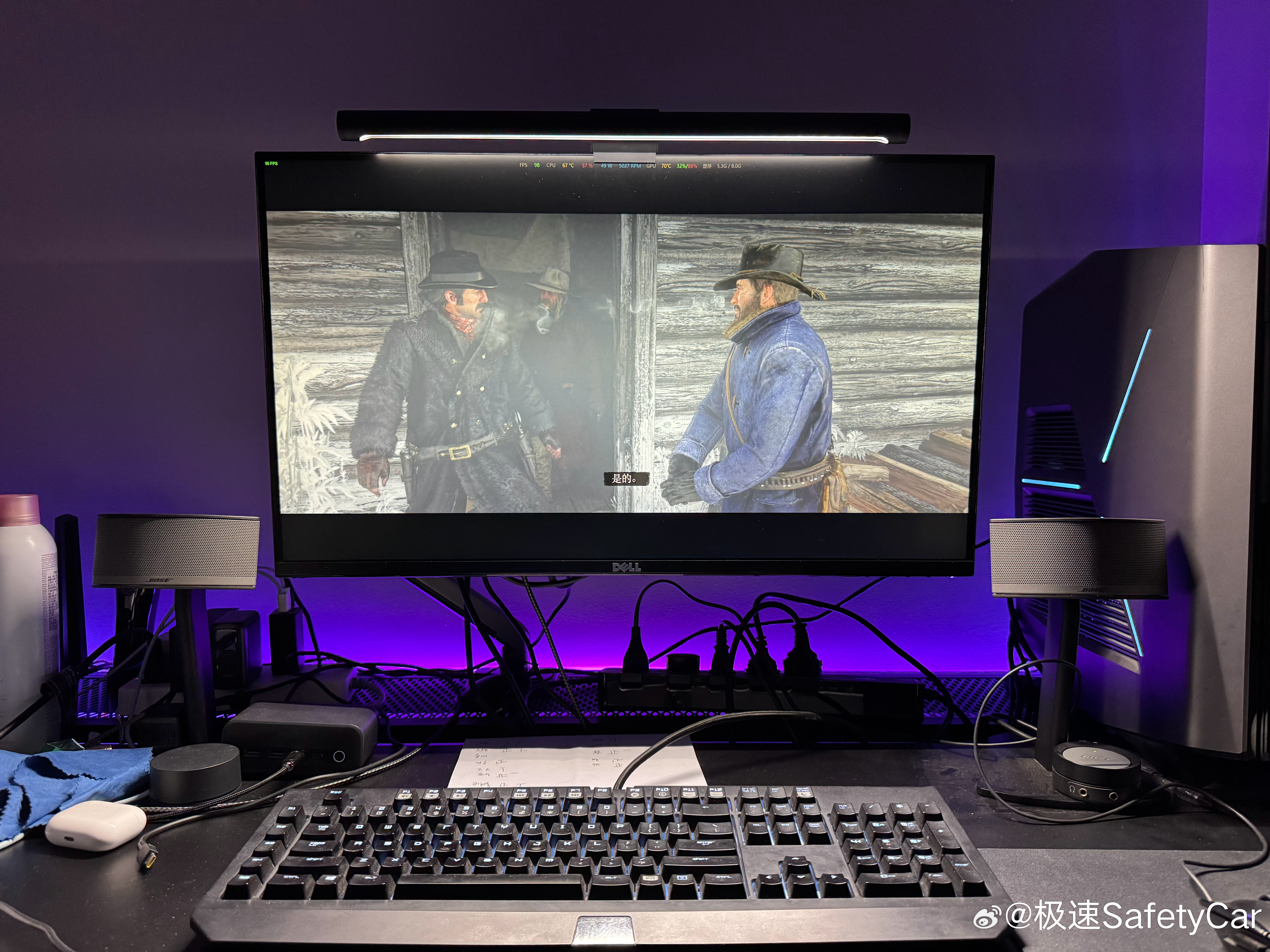 打游戏选台式机还是游戏本既然都要打游戏了，肯定得是台式机啊，性能释放更好，还能用