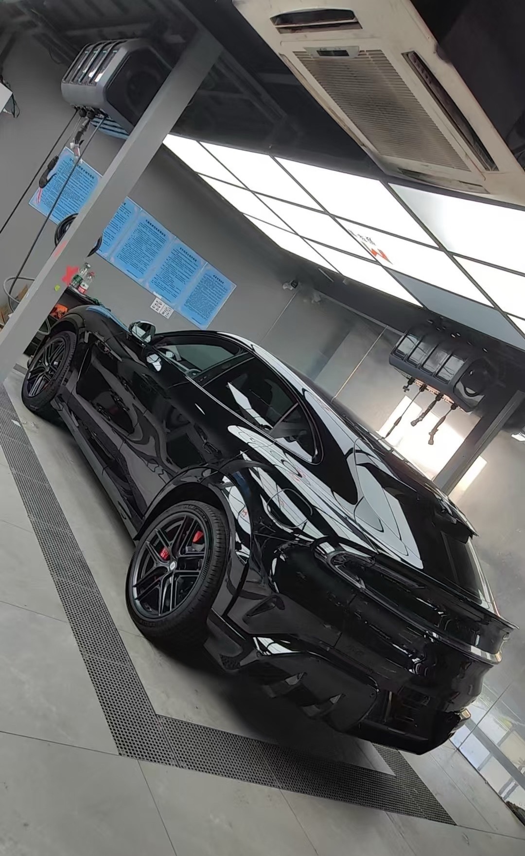 每天都得被 yu7gt 帅一脸