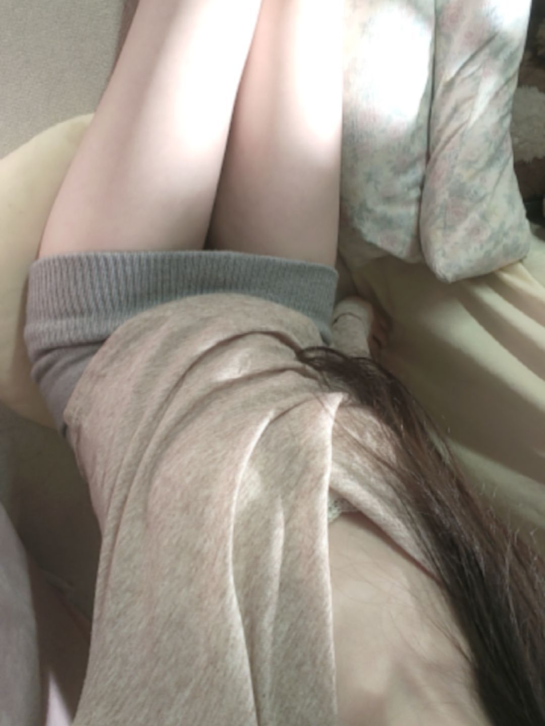 我居然梦见了我和魏大勋在谈恋爱并且他追的我[害羞]一定是最近现在就出发看多了 ​