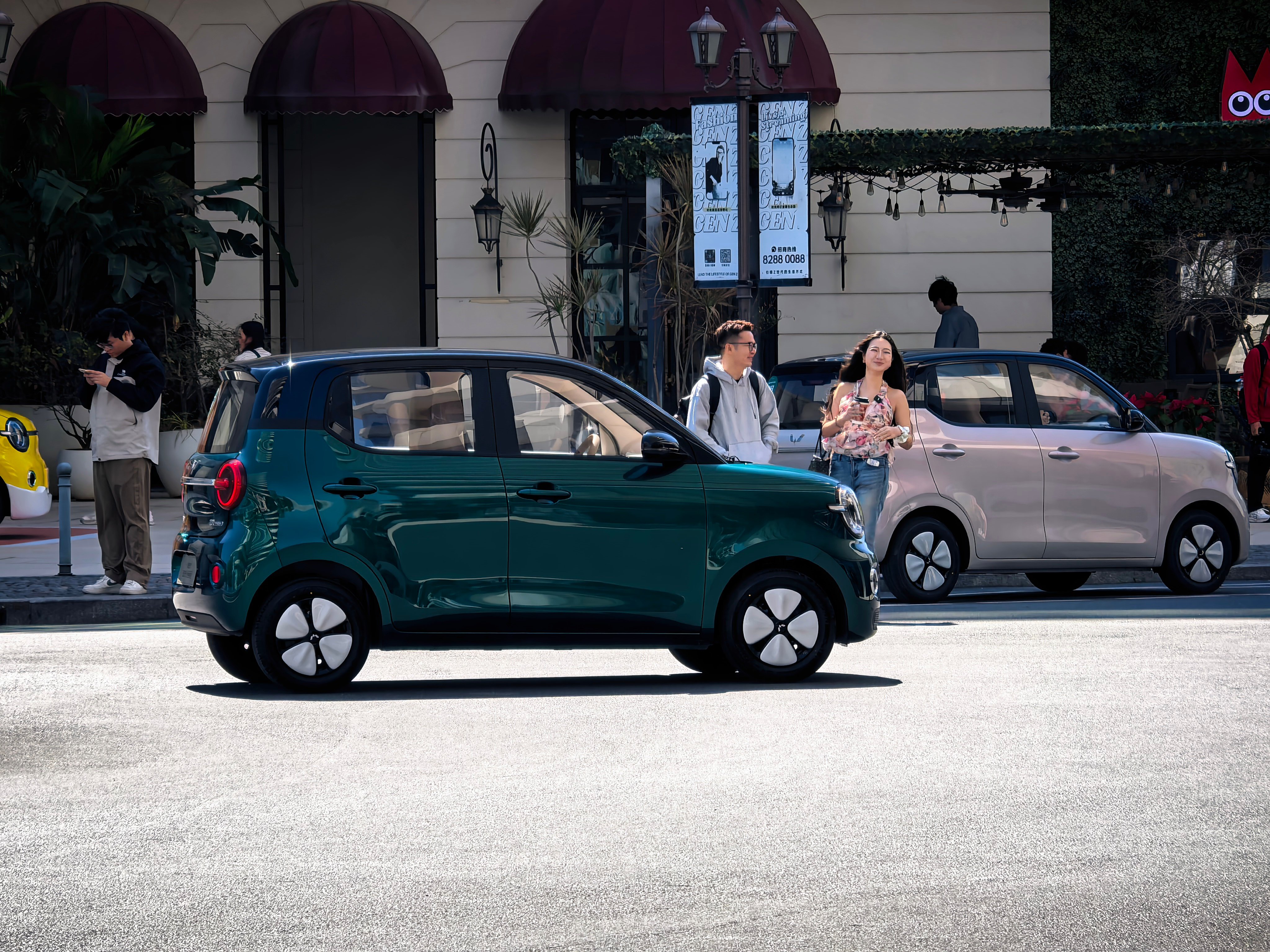 终于明白为什大家都爱来五菱宏光 mini EV 的活动了，全是帅哥美女呀😍😍