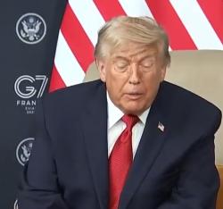 🔻记者：“你是否认为弗拉基米尔·普京对乌克兰持续的冲突负有更大责任？”
🔻特