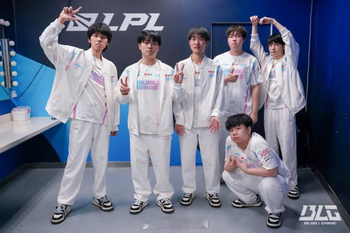 谢谢Scout！BLG战绩9胜3负 锁定季后赛无需骑士之路今日的LPL登峰组上，
