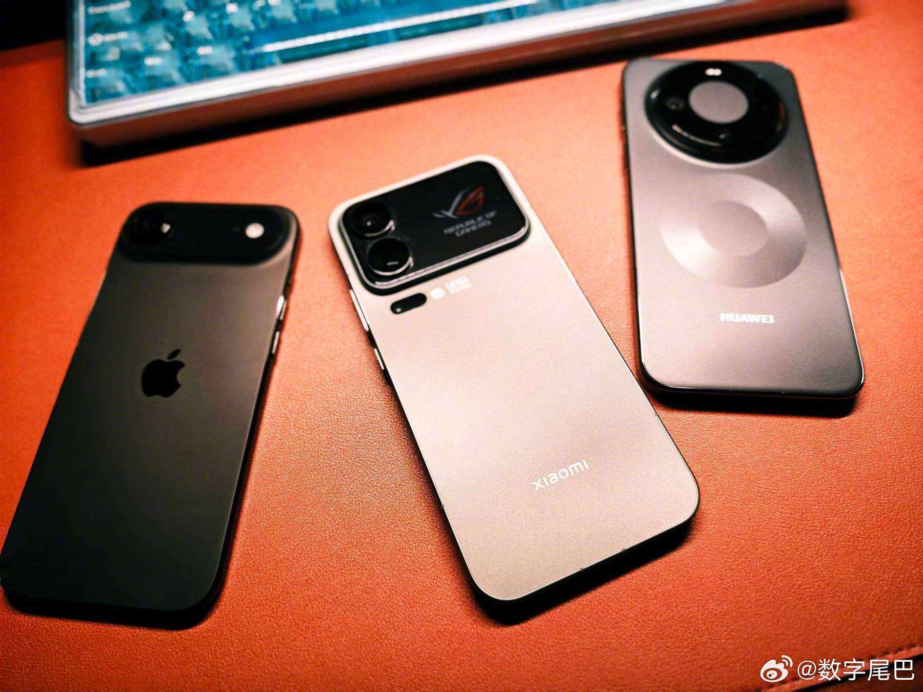 尾巴EDC 出门带三台手机的人，不多吧？老憨儿 