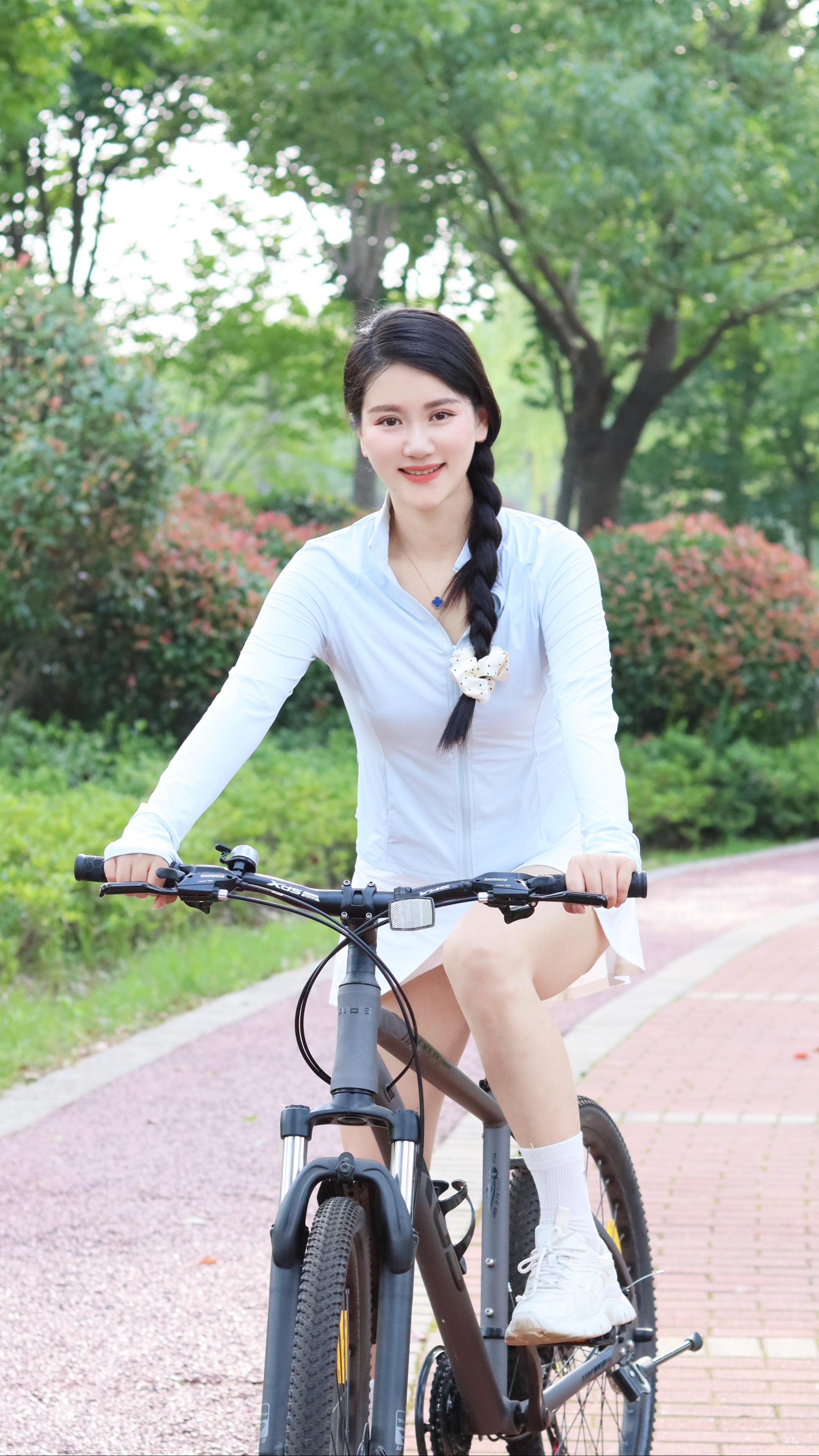 从不用妈妈这个词来封印自己 这个词承受了太多 我只是有了孩子但我还是我...
