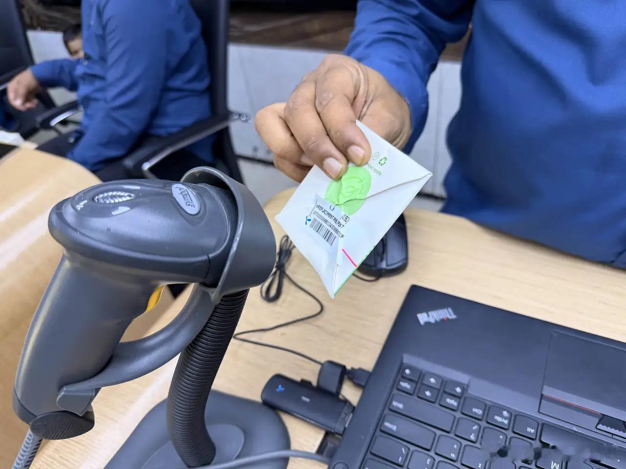 港版iPhoneicon 17 pro，成功写入eSIM。因为工作在孟加拉，平时