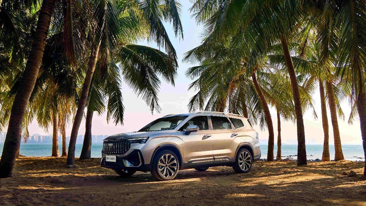 吉利新款豪越L上市，推出4款车型，售价分别为8.99万、9.99万、10.99万