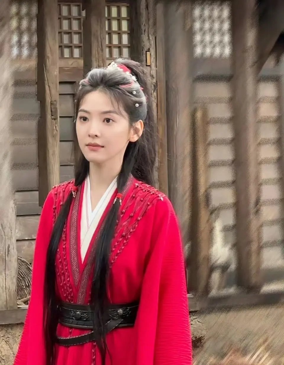 小家碧玉的长相还是别演古装剧了，跟丫鬟似的 ​​​