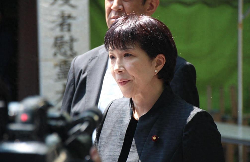 东京这步棋，像极了输急眼的赌徒。

日本外务省那份蓝皮书措辞上玩了个小花招，把对