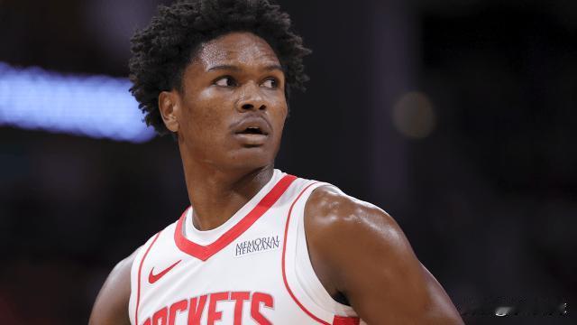 火箭18场球之后，现在理性分析阿门身上存在的3个问题。
1.打球队主控不太合适，