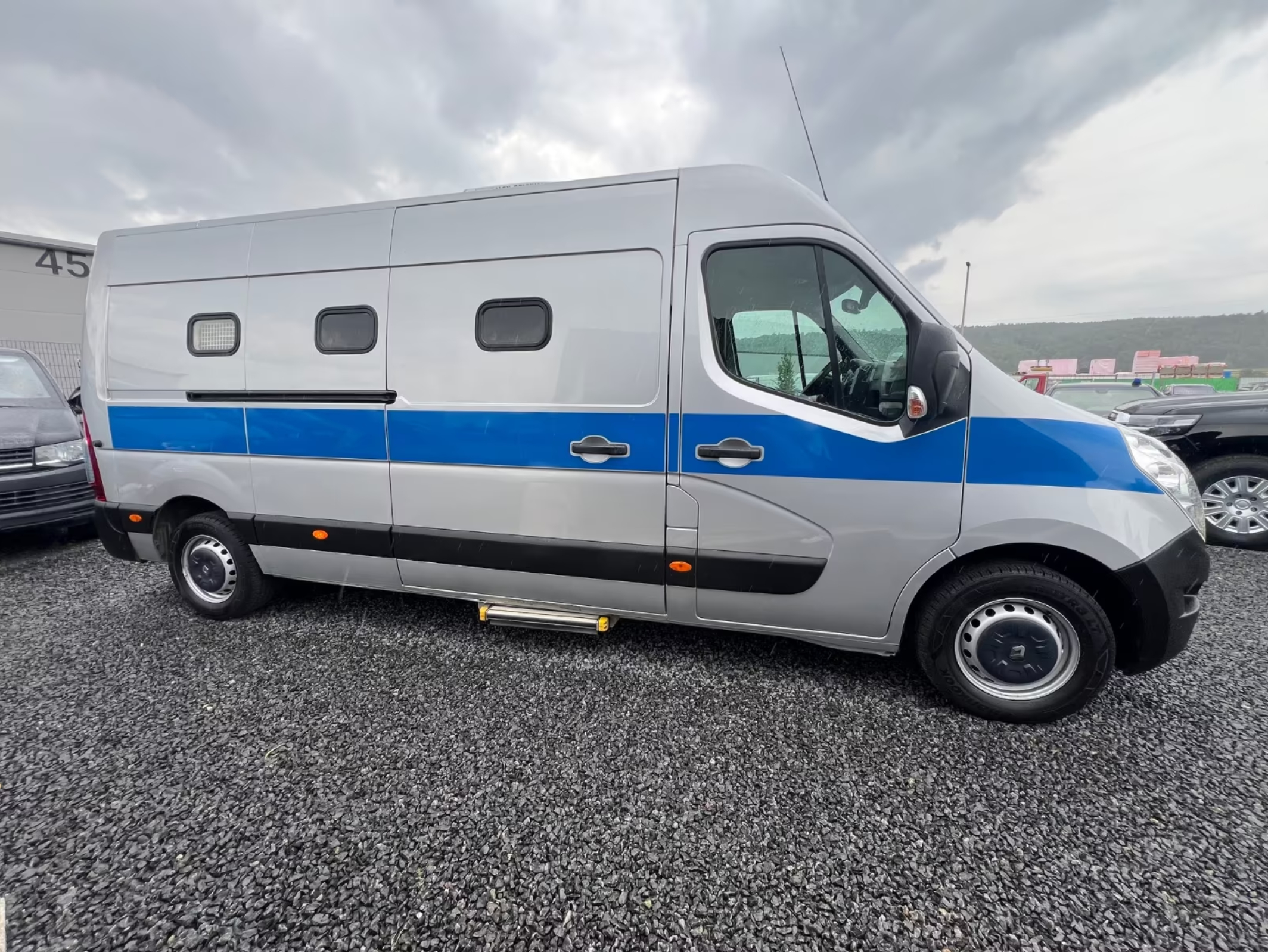 特殊车辆 Renault Master GEFANGENENTRANSPORT，