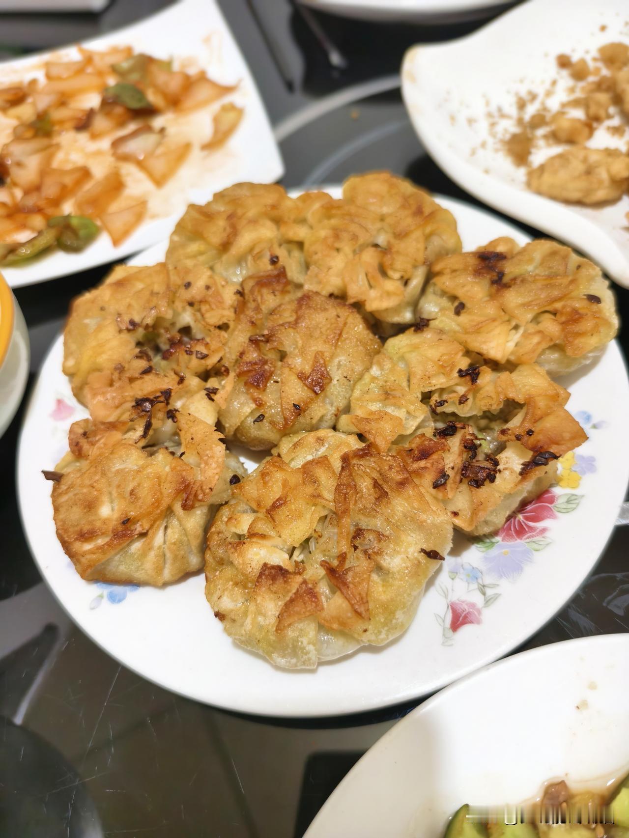 夏日生活打卡季 山西偏关猫姐裁缝店不忙的时候，最喜欢的也就剩美食啦！主要是小县城