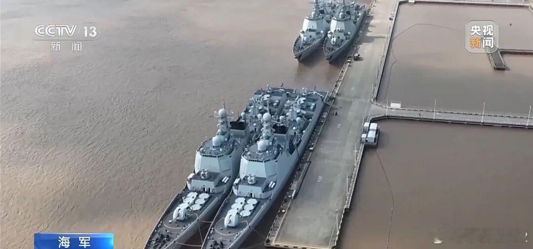 052C怎么感觉也是看一眼少一眼了现在出镜率真不高。左轮不换巧克力，那应该在导弹