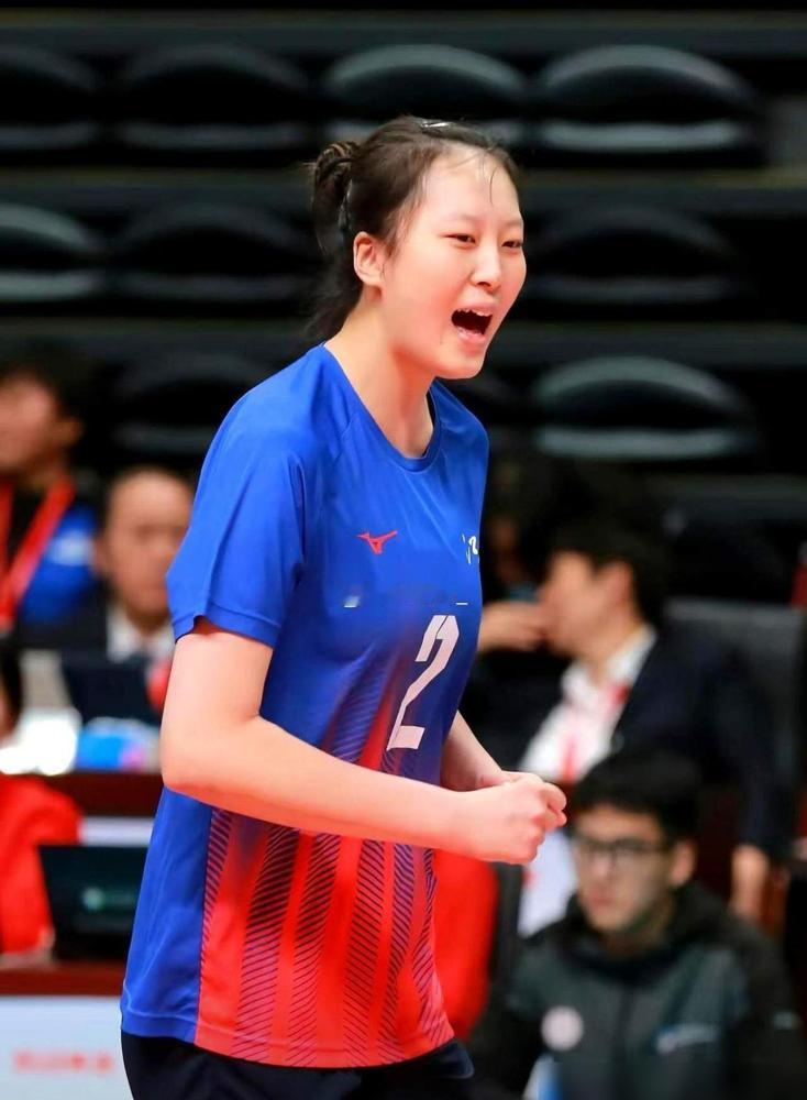 比起董禹含来，范泊宁是幸运的

先把事说清楚：这是江苏女排今年联赛的第一场比赛，